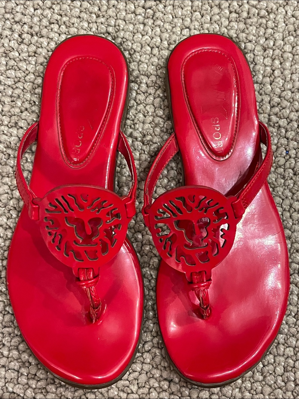 Anne Klein Red Faux Leather Thong Sandals with Cutout Logo Medallion - Picture 4 of 10